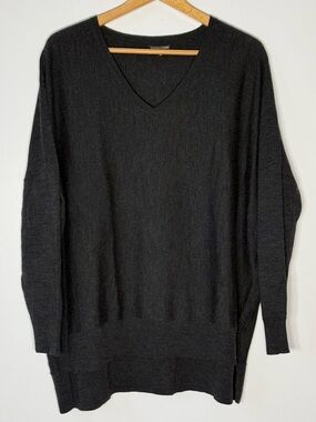 Eileen Fisher Men's V-Neck 100% Merino Wool Sweater in Charcoal